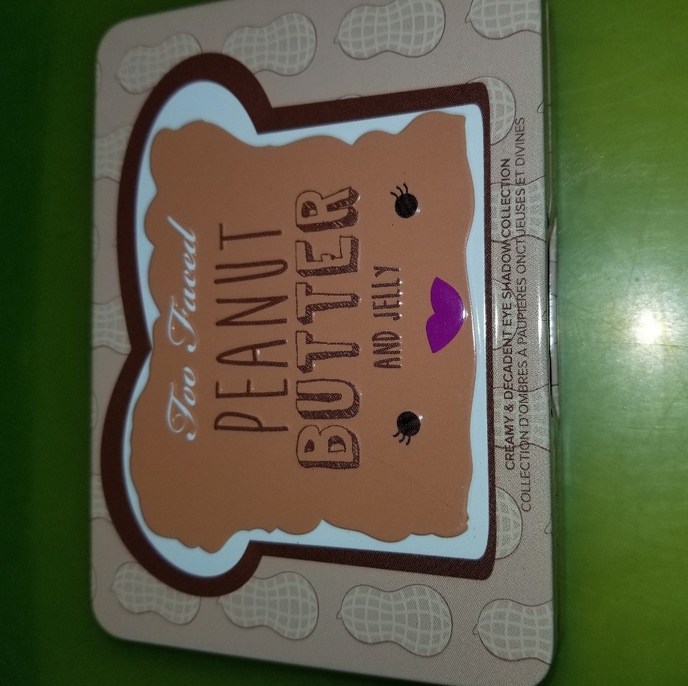Too Faced Peanut Butter and Jelly Palette